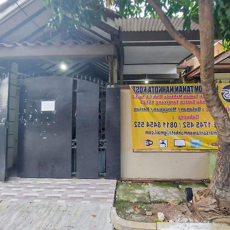 Marson Taman Mahkota Syariah Residence Redpartner Tangerang Dış mekan fotoğraf